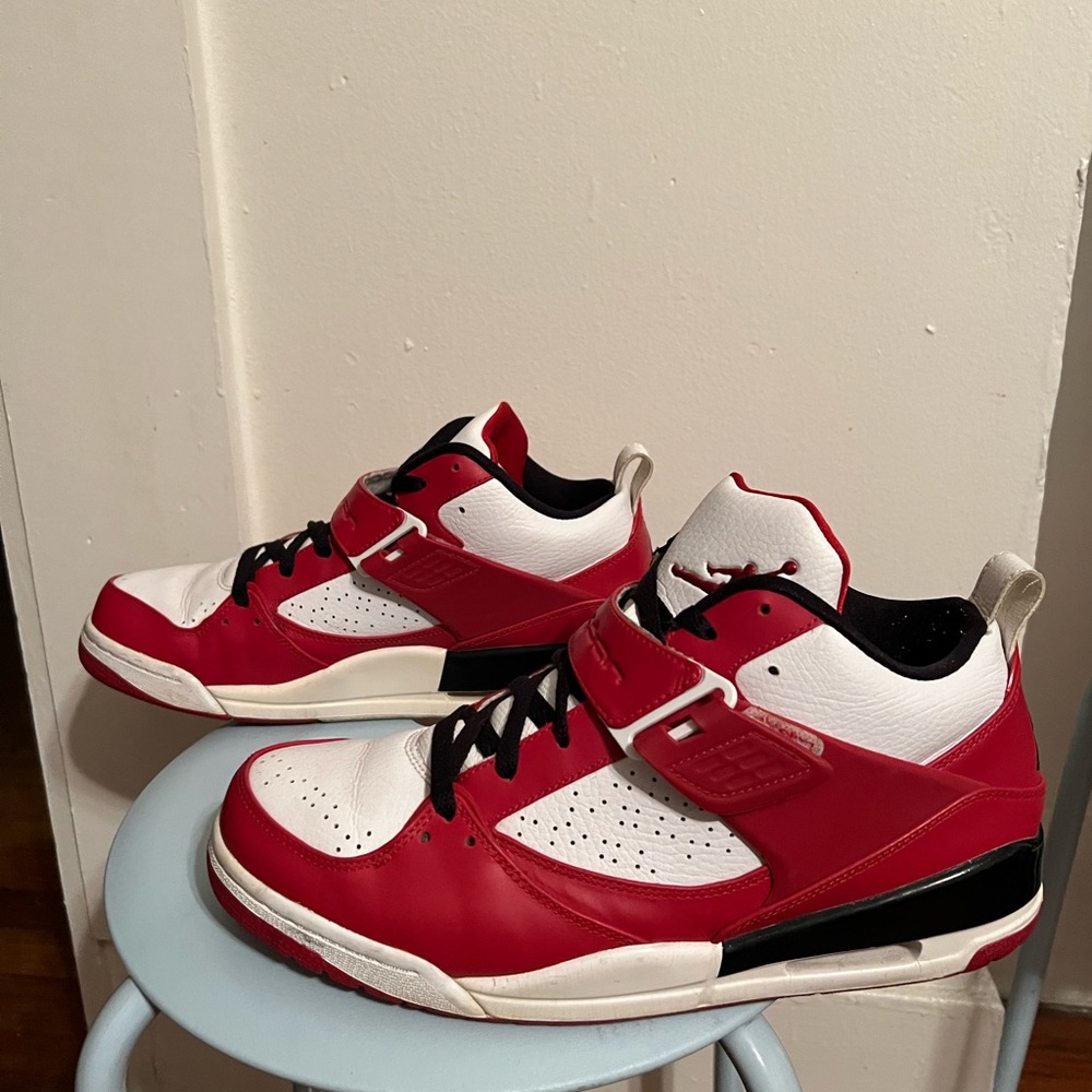 Jordan Flight 45 Gym White Varsity Red Black